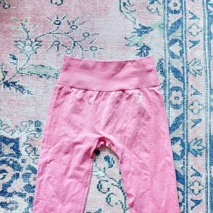 (SOLD) Gymshark Vital Seamless Legging in Pink in S